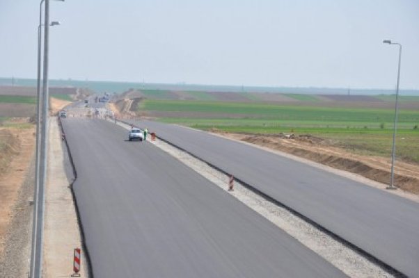 Ministerul Transporturilor inaugurează o bucată de drum din autostrada spre mare